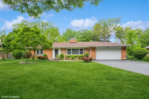 810 S Edgewood Ln, Mount Prospect, IL 60056