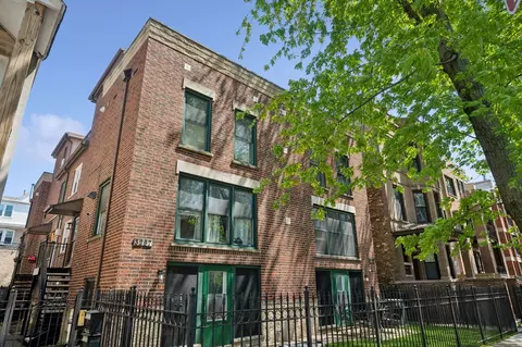 3257 N Seminary Ave #C, Chicago, IL 60657