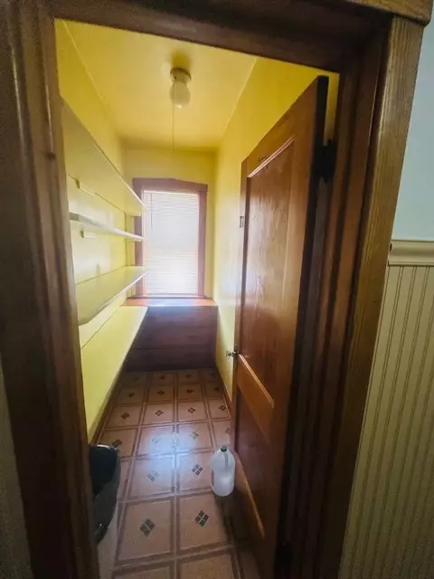 Entry Way - 4001 S Albany Ave, Chicago, IL 60632 photo 5 of 7