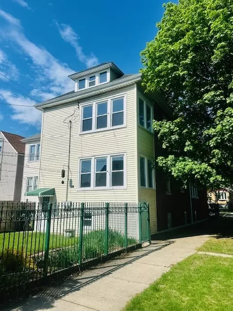 Exterior - 4001 S Albany Ave, Chicago, IL 60632 photo 3 of 7