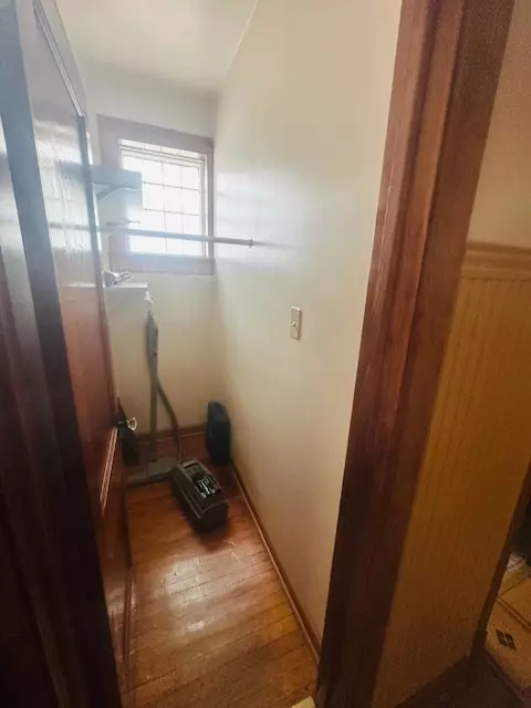 Entry Way - 4001 S Albany Ave, Chicago, IL 60632 photo 6 of 7