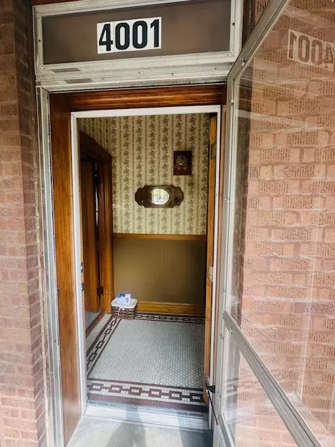 Entry Way - 4001 S Albany Ave, Chicago, IL 60632 photo 1 of 7