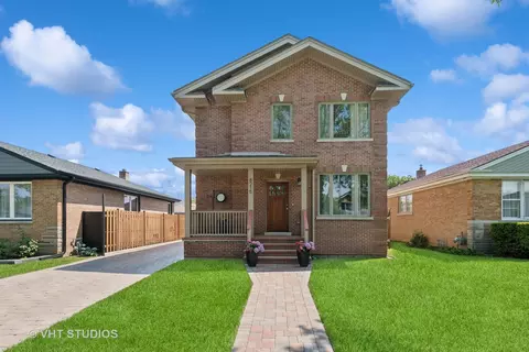 8215 W Eastwood Ave, Norridge, IL 60706