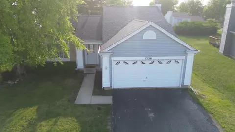 1336 Eastwood Dr, Aurora, IL 60506