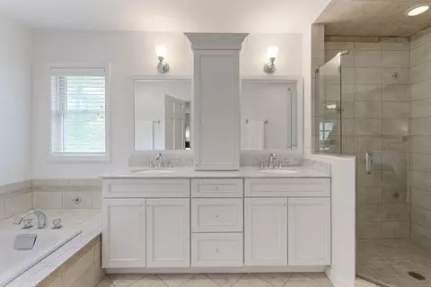 Bath - 323 E Washington Ave, Lake Bluff, IL 60044 photo 1 of 3