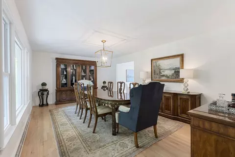 Dining - 323 E Washington Ave, Lake Bluff, IL 60044 photo 2 of 4