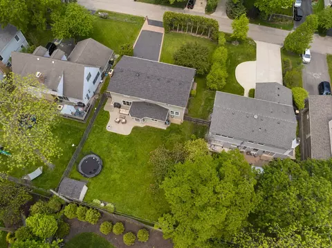 View/Area - 323 E Washington Ave, Lake Bluff, IL 60044 photo 1 of 2