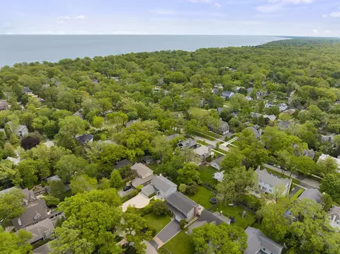View/Area - 323 E Washington Ave, Lake Bluff, IL 60044 photo 2 of 2