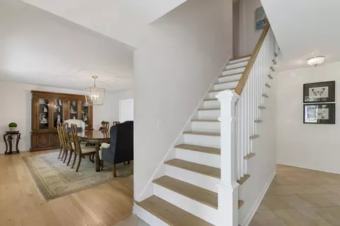 Entry Way - 323 E Washington Ave, Lake Bluff, IL 60044 photo 1 of 1