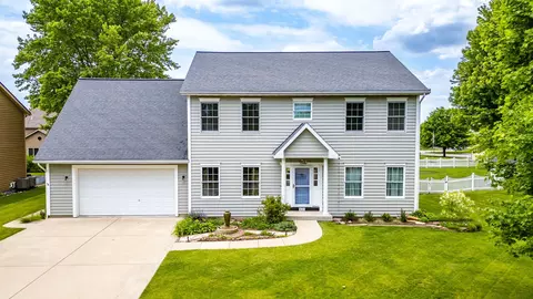 631 Prairie View Ln, Hinckley, IL 60520