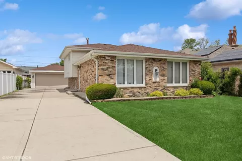 5738 W 88th St, Oak Lawn, IL 60453