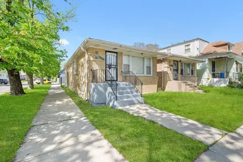 2058 W 70th Pl, Chicago, IL 60636 photo 2