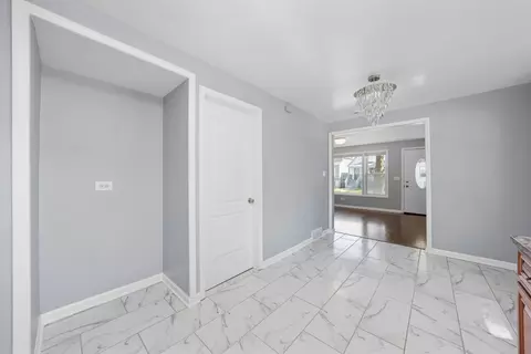 2058 W 70th Pl, Chicago, IL 60636 photo 8