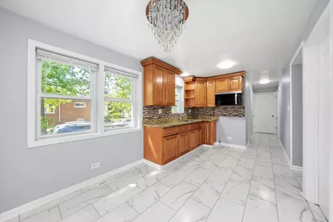 2058 W 70th Pl, Chicago, IL 60636 photo 11