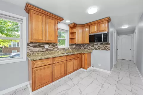2058 W 70th Pl, Chicago, IL 60636 photo 13