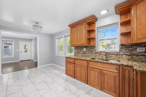 2058 W 70th Pl, Chicago, IL 60636 photo 10