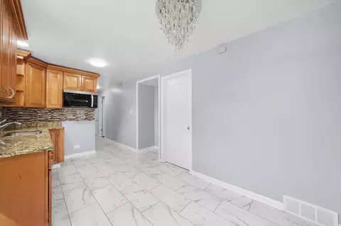 2058 W 70th Pl, Chicago, IL 60636 photo 12