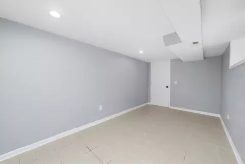 2058 W 70th Pl, Chicago, IL 60636 photo 32