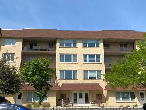 6121 N Northwest Hwy #201, Chicago, IL 60631