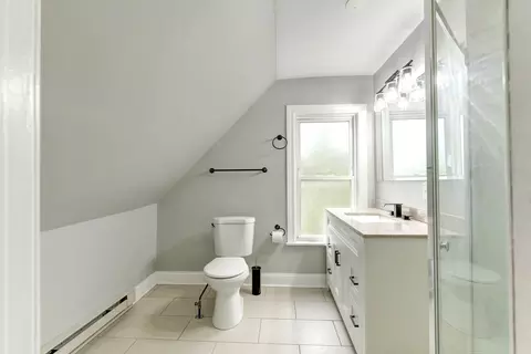 Bath - 614 E 92nd Pl, Chicago, IL 60619 photo 3 of 3