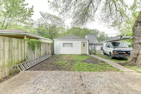 Exterior - 614 E 92nd Pl, Chicago, IL 60619 photo 3 of 4