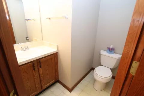 Bath - 176 Millers Xing, Itasca, IL 60143 photo 1 of 4