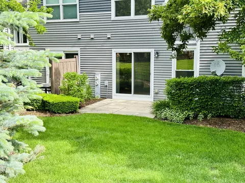 Exterior - 176 Millers Xing, Itasca, IL 60143 photo 3 of 3