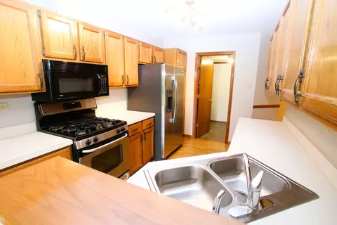 Kitchen - 176 Millers Xing, Itasca, IL 60143 photo 1 of 2