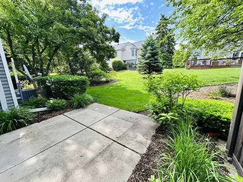 Exterior - 176 Millers Xing, Itasca, IL 60143 photo 2 of 3