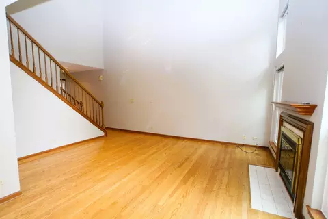 Living - 176 Millers Xing, Itasca, IL 60143 photo 2 of 3