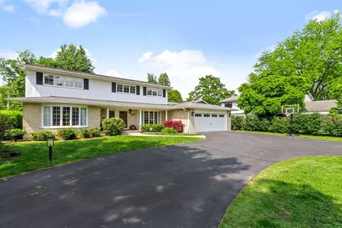 2510 Marian Ln, Wilmette, IL 60091