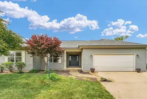 2302 Slade Ln, Mahomet, IL 61853