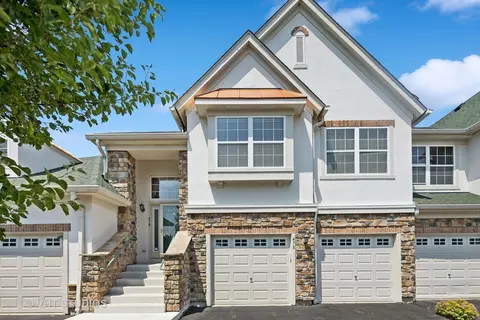 478 Bay Tree Cir, Vernon Hills, IL 60061