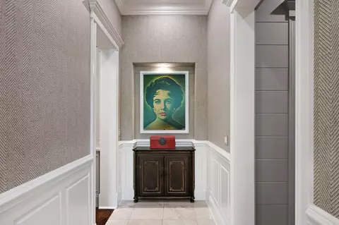 Entry Way - 494 Greenleaf Ave, Glencoe, IL 60022 photo 3 of 6