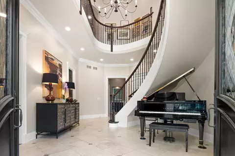 Entry Way - 494 Greenleaf Ave, Glencoe, IL 60022 photo 1 of 6