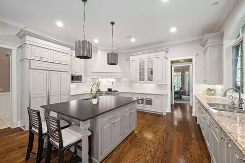 Kitchen - 494 Greenleaf Ave, Glencoe, IL 60022 photo 2 of 4