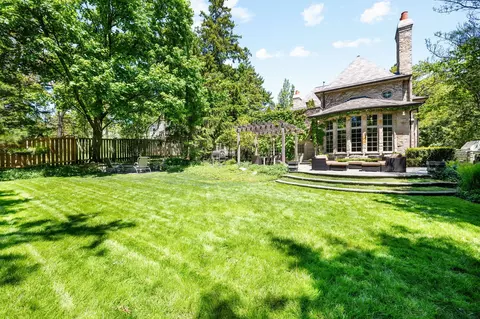 Exterior - 494 Greenleaf Ave, Glencoe, IL 60022 photo 9 of 10