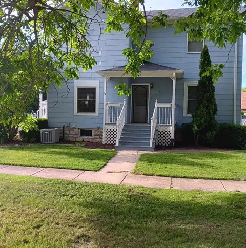 240 W Grant St, Waterman, IL 60556