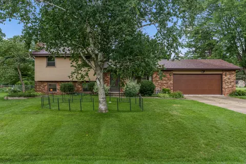 11305 Bertram Rd, Machesney Park, IL 61115