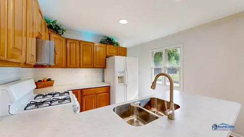 1510 Hillside Ln, Mchenry, IL 60051 photo 8