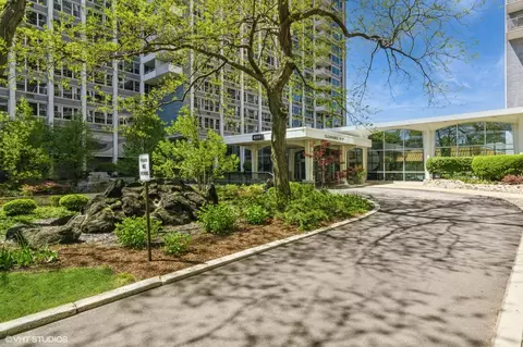 4250 N Marine Dr #1628, Chicago, IL 60613