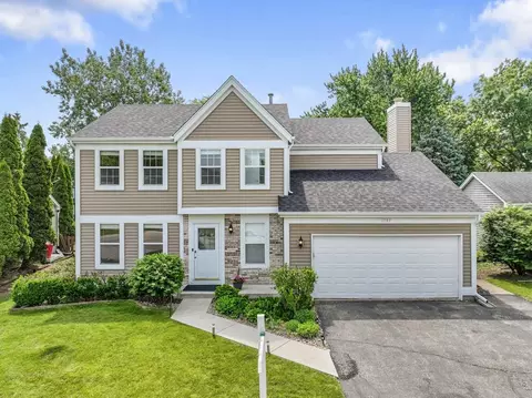 1389 Huntington Dr, Mundelein, IL 60060