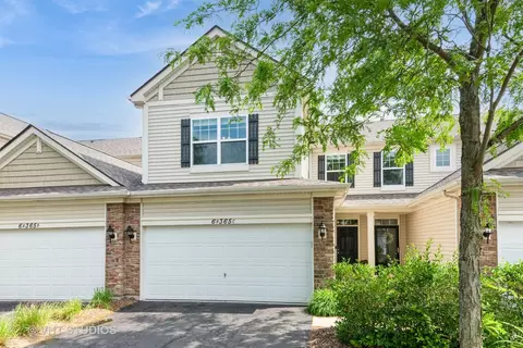6 N365 Whitmore Cir #C, Saint Charles, IL 60174