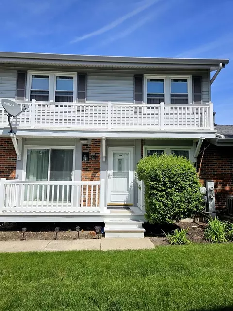 306 Milton Ct #B, Bloomingdale, IL 60108
