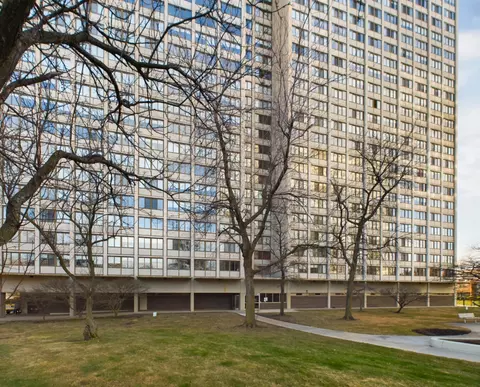 4850 S Lake Park Ave #1409, Chicago, IL 60615