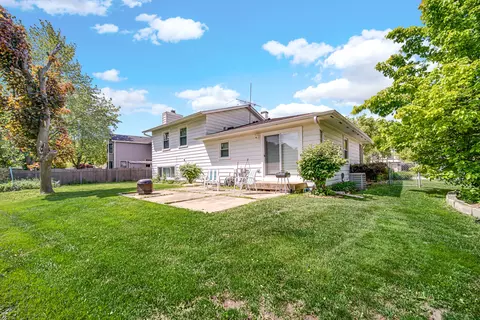 Exterior - 3795 Whispering Trails Dr, Hoffman Estates, IL 60192 photo 4 of 4