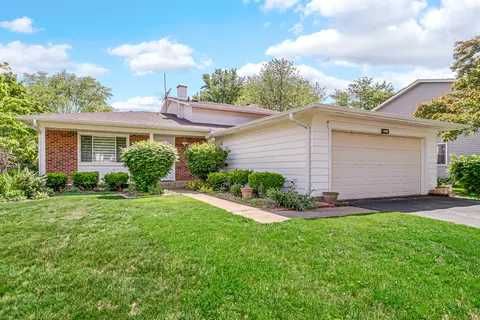 Exterior - 3795 Whispering Trails Dr, Hoffman Estates, IL 60192 photo 2 of 4