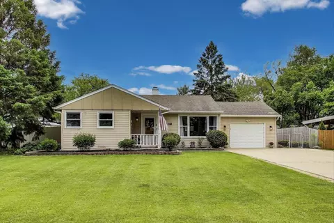 2801 Fremont St, Rolling Meadows, IL 60008