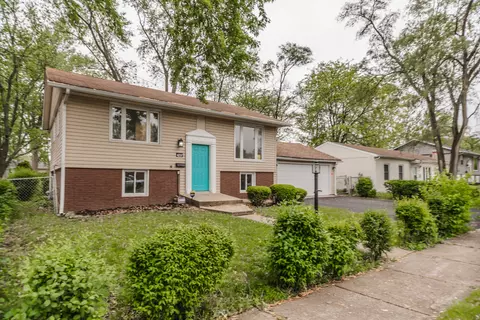 4237 Arlington Dr, Richton Park, IL 60471