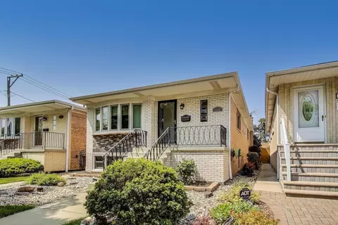 5560 W Ardmore Ave, Chicago, IL 60646